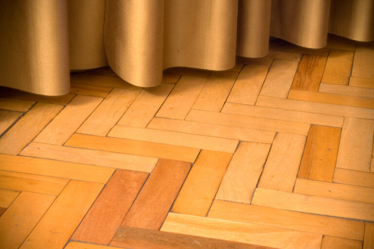 What is engineered hardwood flooring? What is solid hardwood flooring?